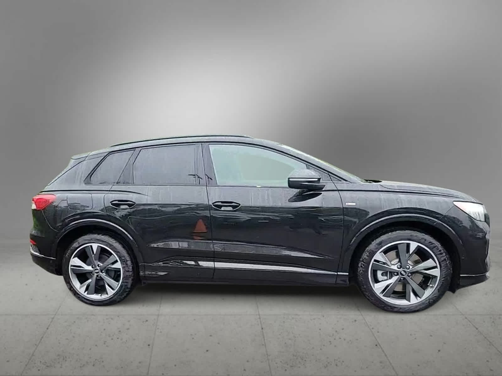 2024 Audi Q4 e-tron Premium Plus 9