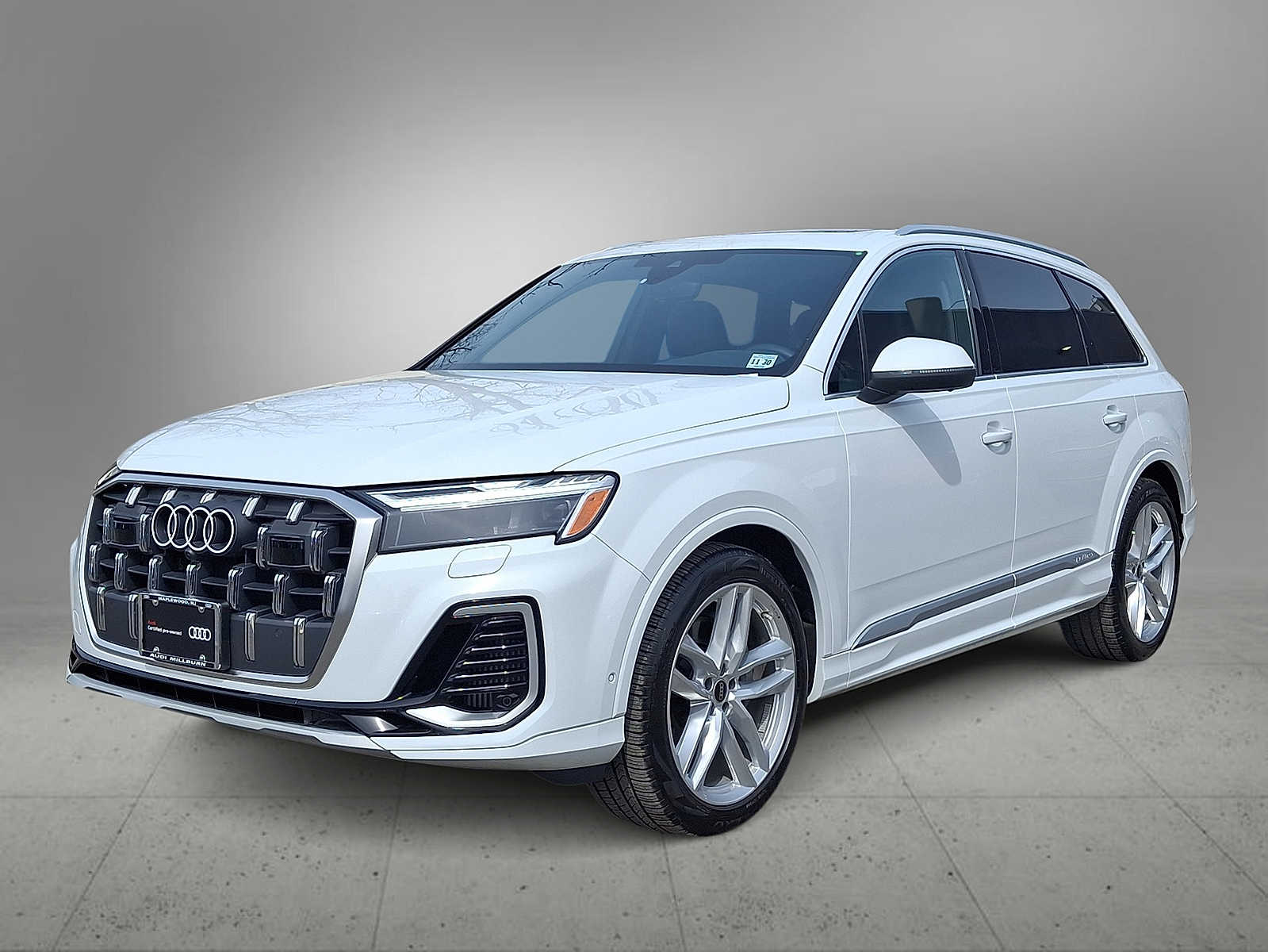 White 2025 Audi Q7 quattro Premium Plus 55 TFSI SUV / Crossover All-Wheel Drive 8-Speed Automatic