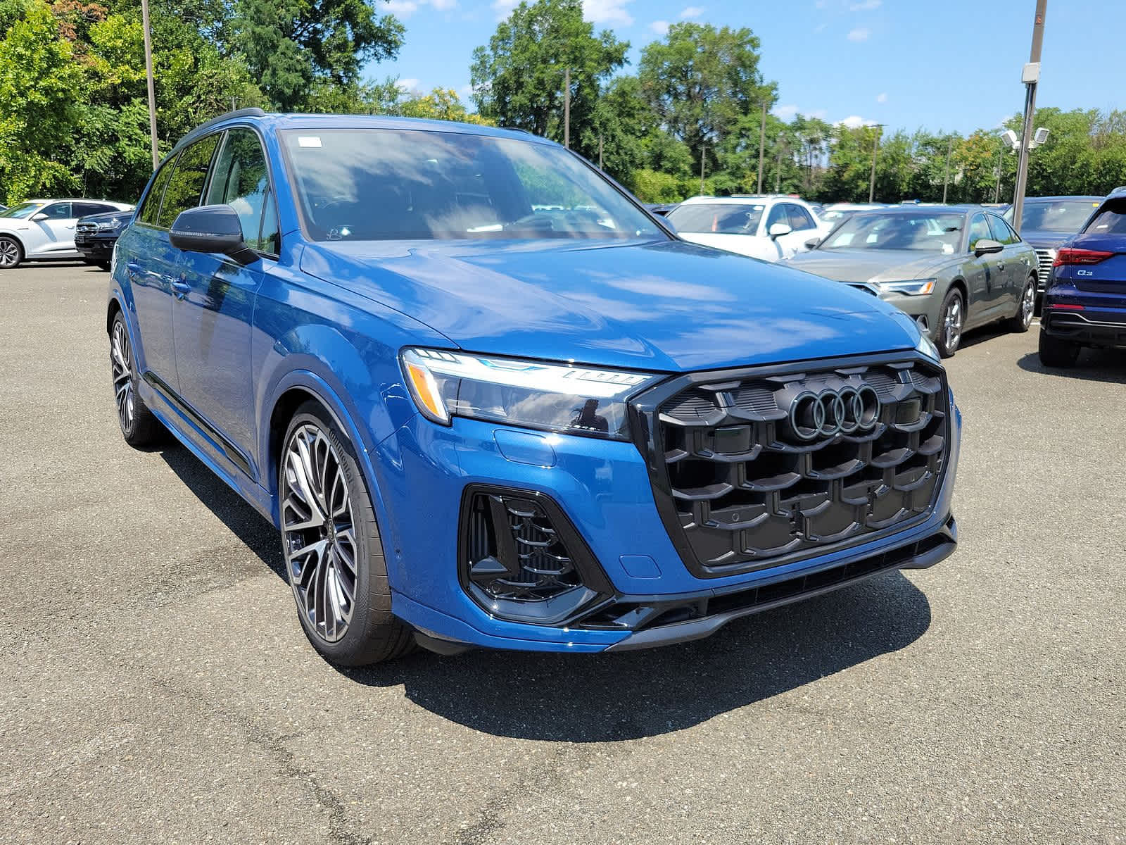 2025 Audi SQ7 Prestige 10