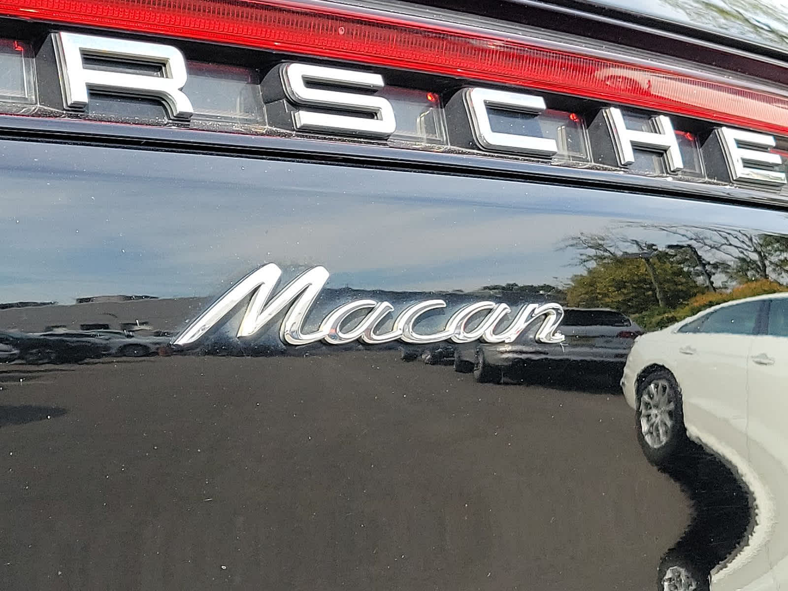 2019 Porsche Macan BASE 24