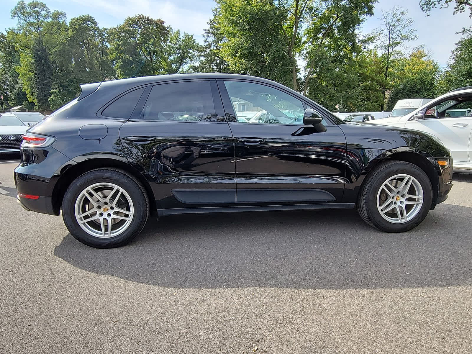 2019 Porsche Macan BASE 26