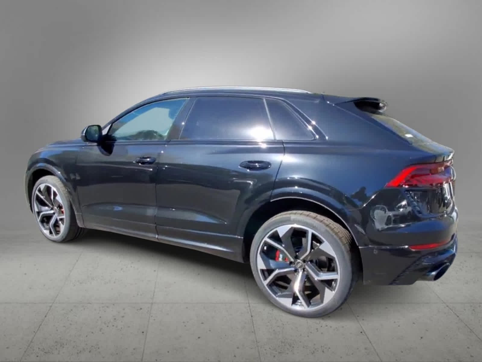 2024 Audi RS Q8  6