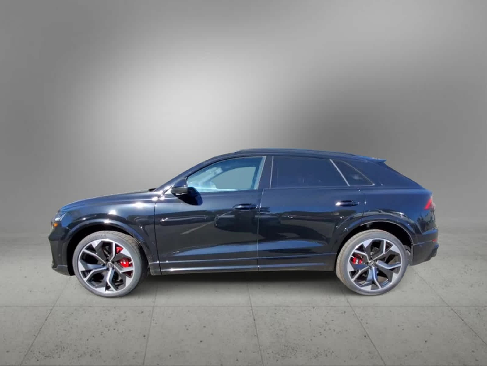 2024 Audi RS Q8  5