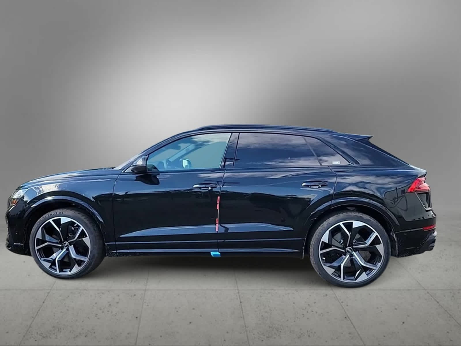 2024 Audi RS Q8  5