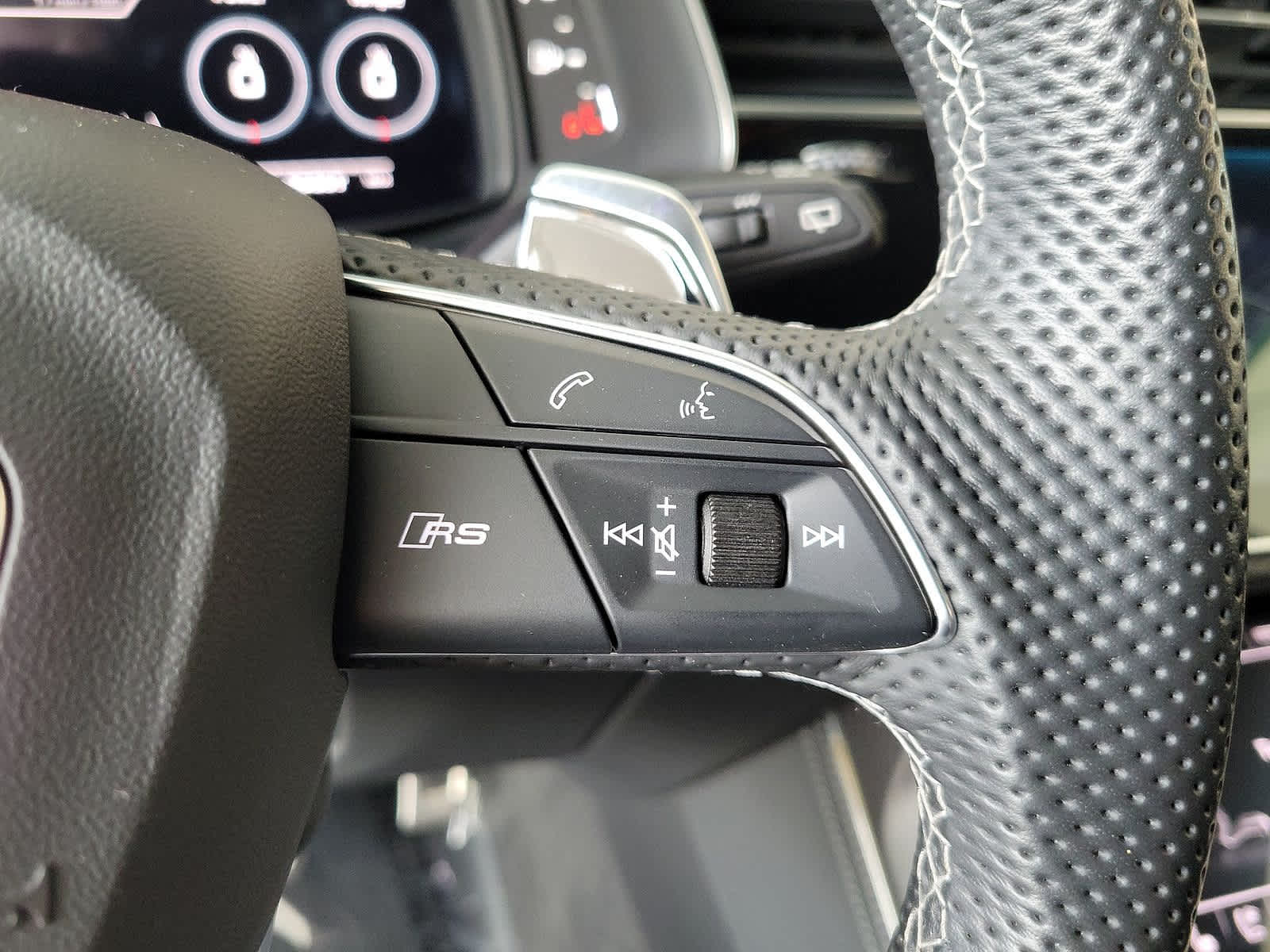 2023 Audi RS Q8  17