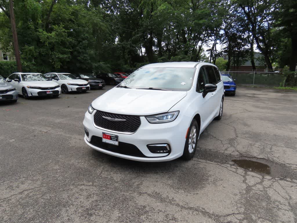2024 Chrysler Pacifica