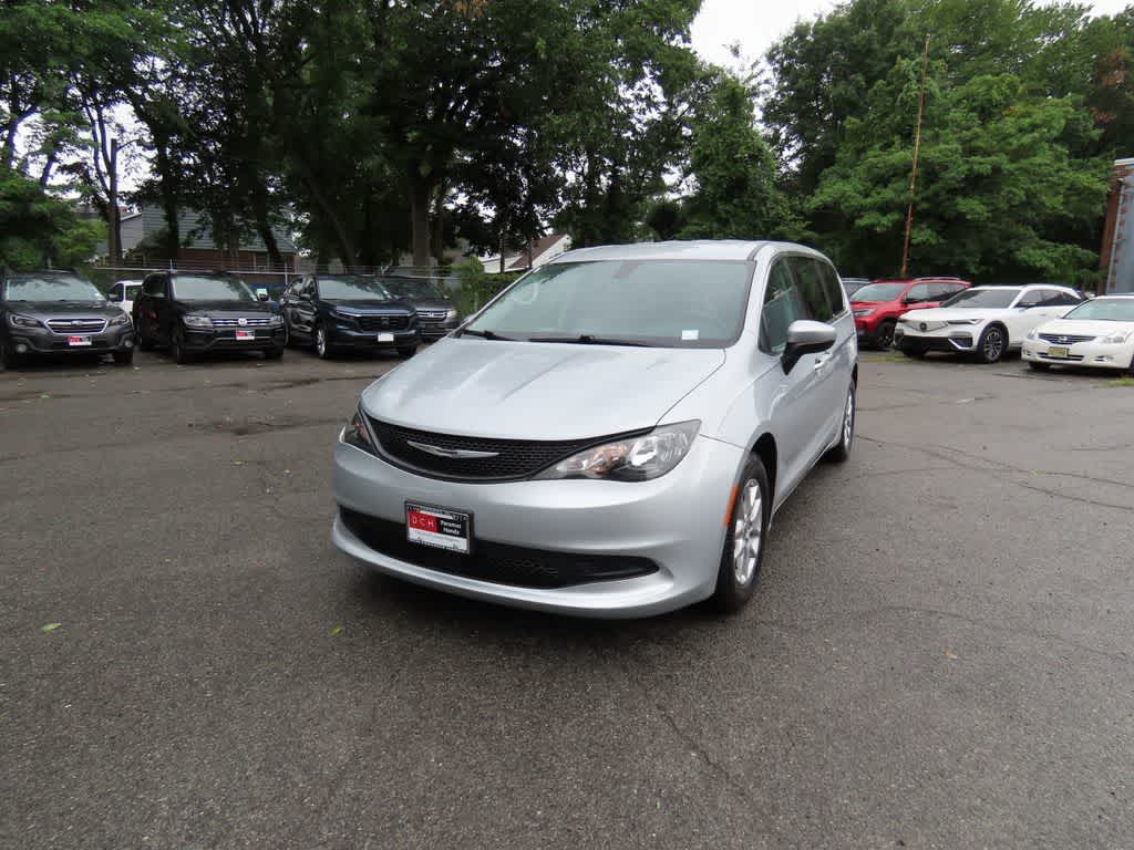 2022 Chrysler Voyager