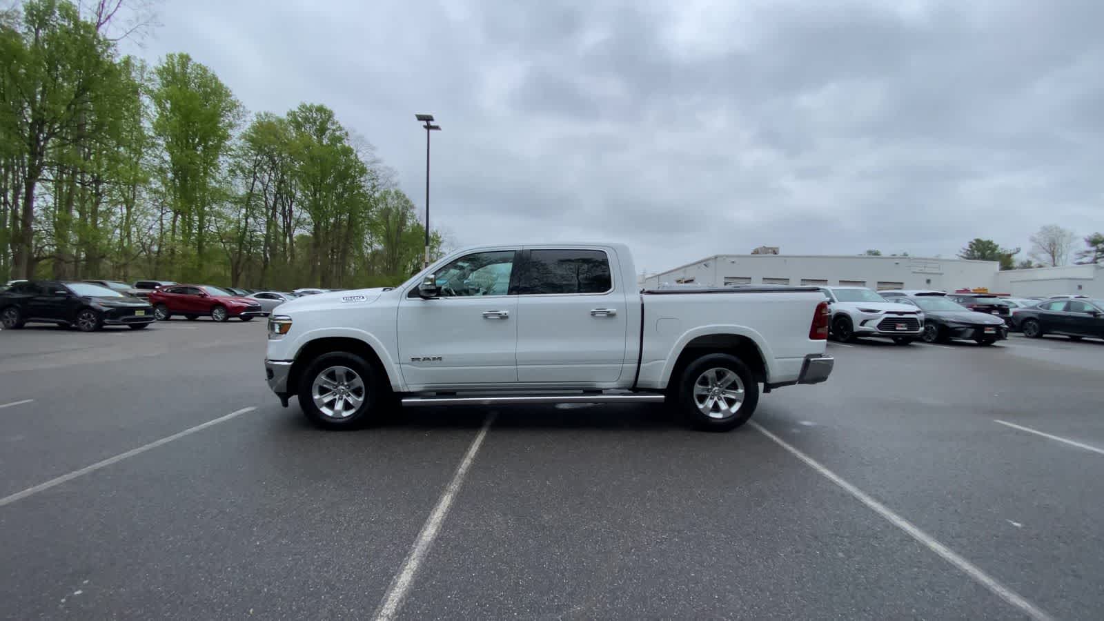 View vehicle photo 5