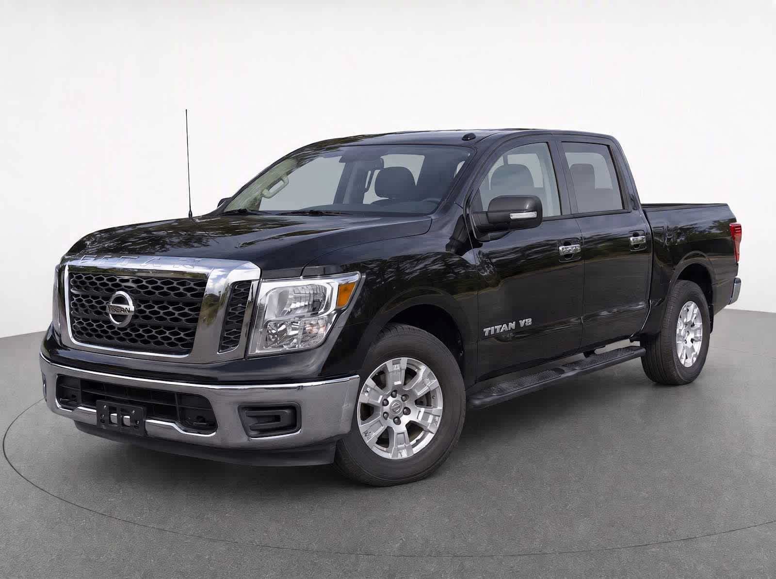 Gray (Magnetic Black) 2018 Nissan Titan Pickup Truck Four-Wheel Drive 7-Speed Automatic