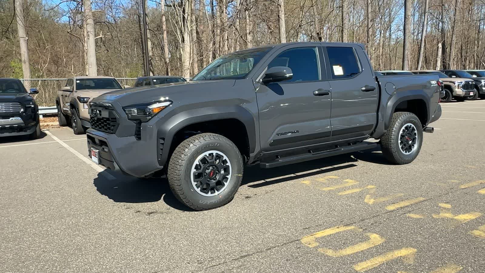 View vehicle photo 4