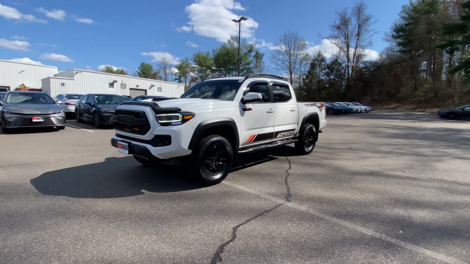 View vehicle photo 4