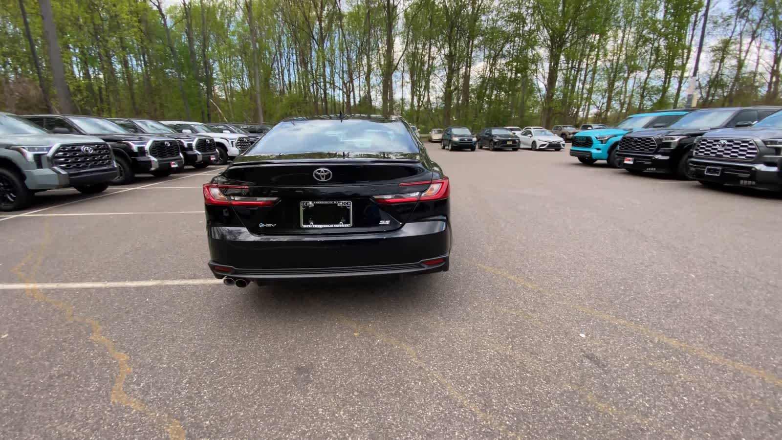 View vehicle photo 7