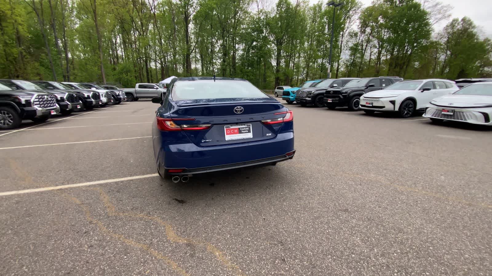 View vehicle photo 7