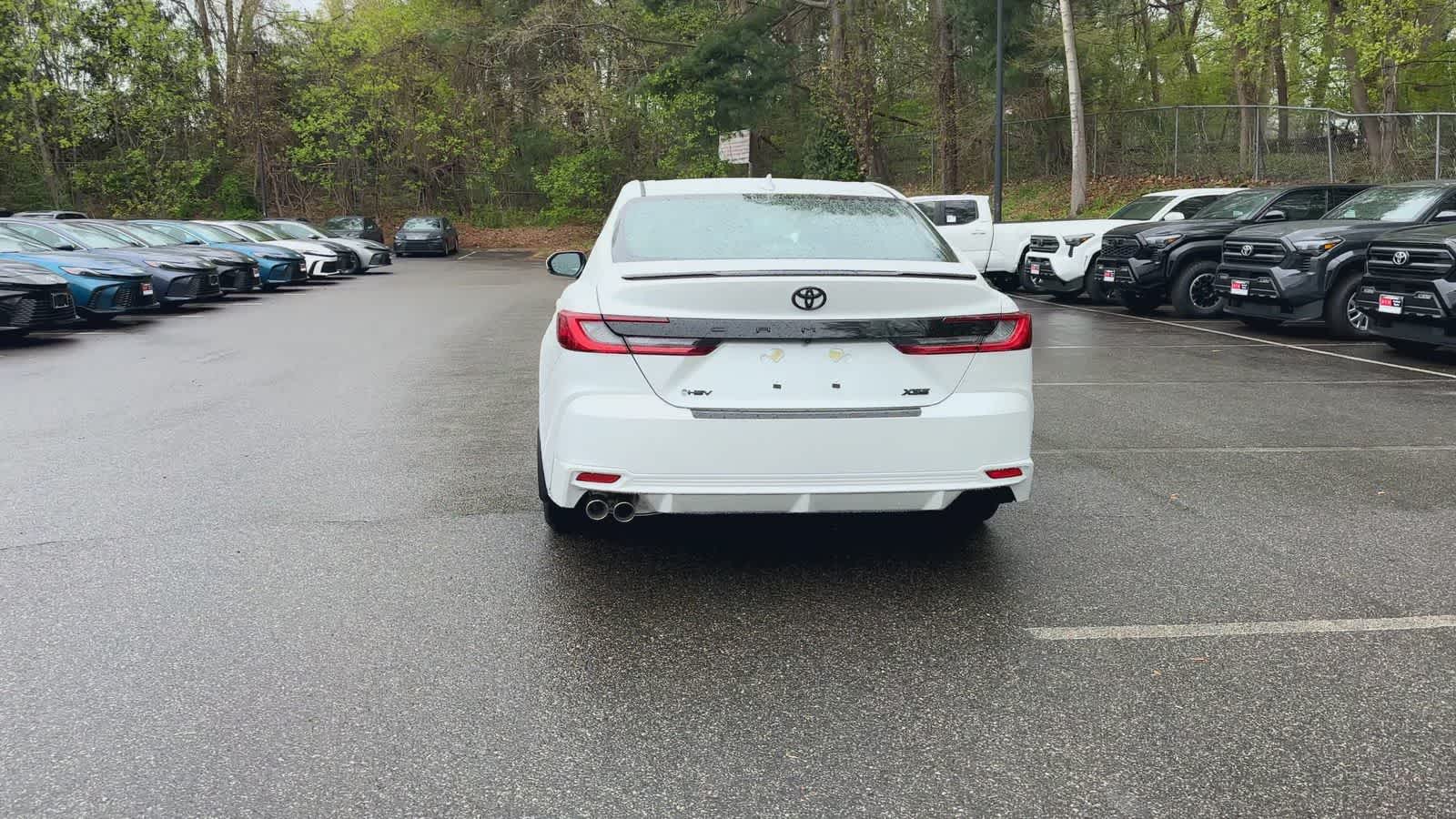 View vehicle photo 7