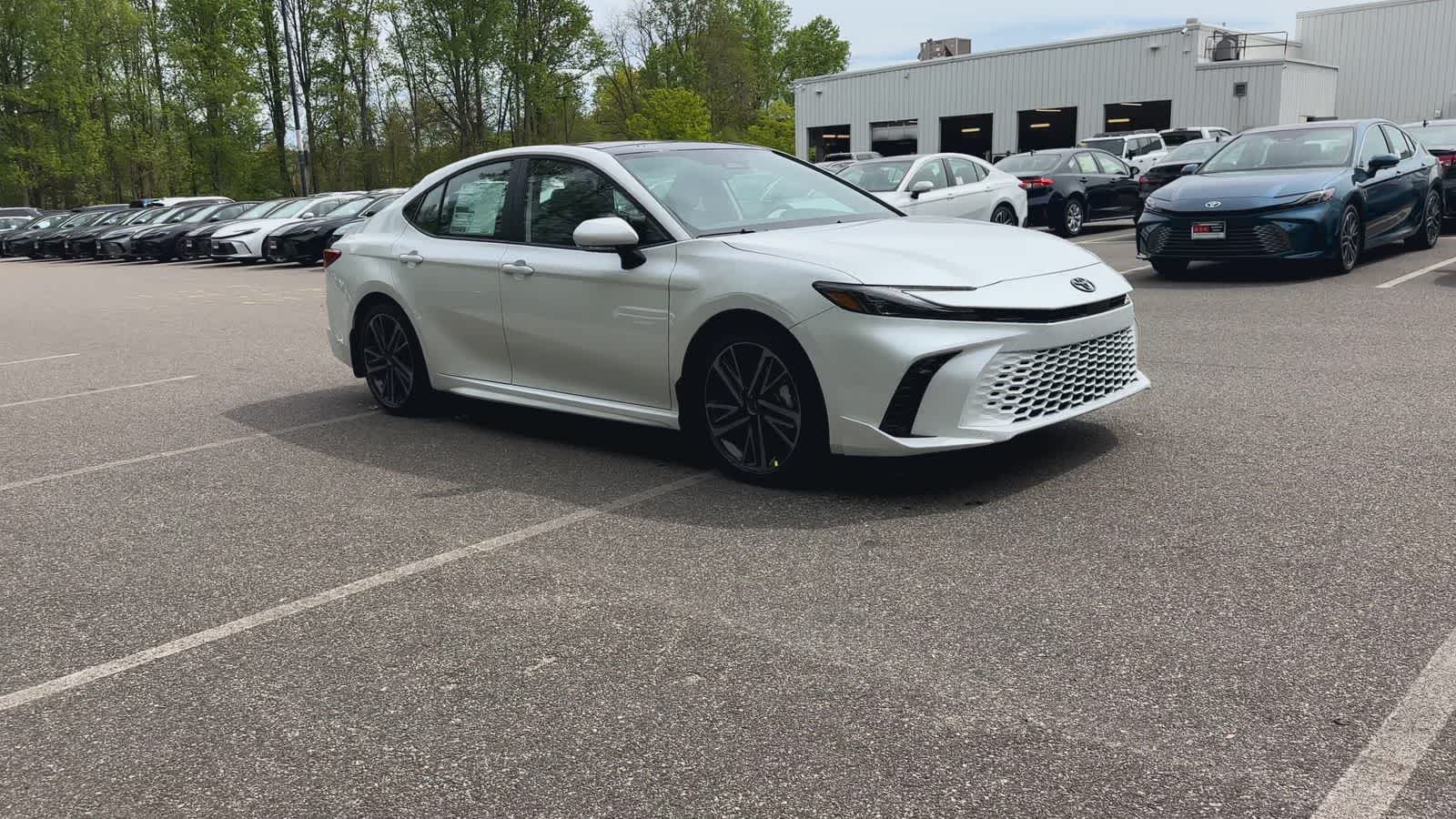 View vehicle photo 2