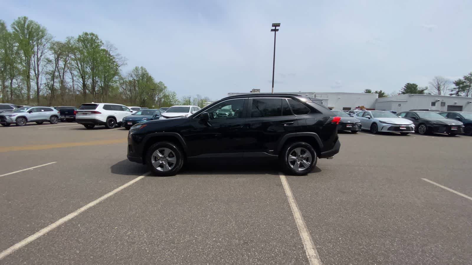 View vehicle photo 5