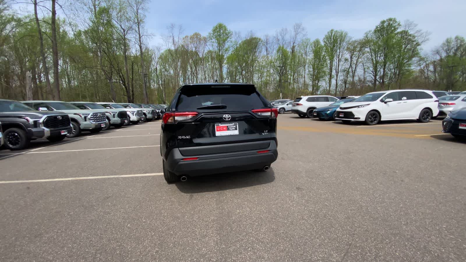 View vehicle photo 7