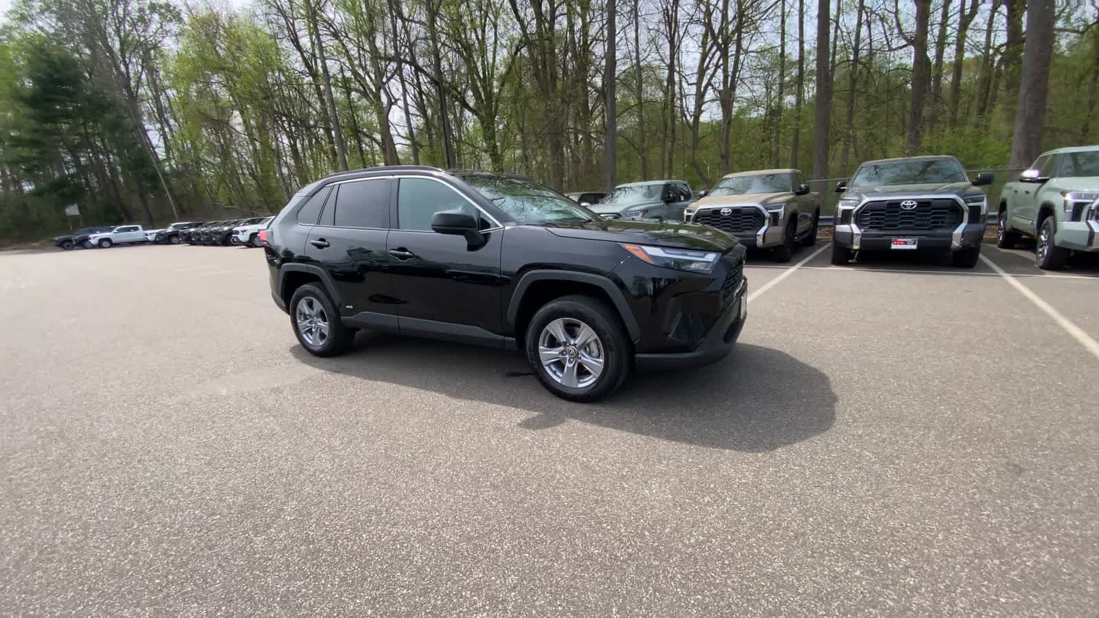View vehicle photo 2