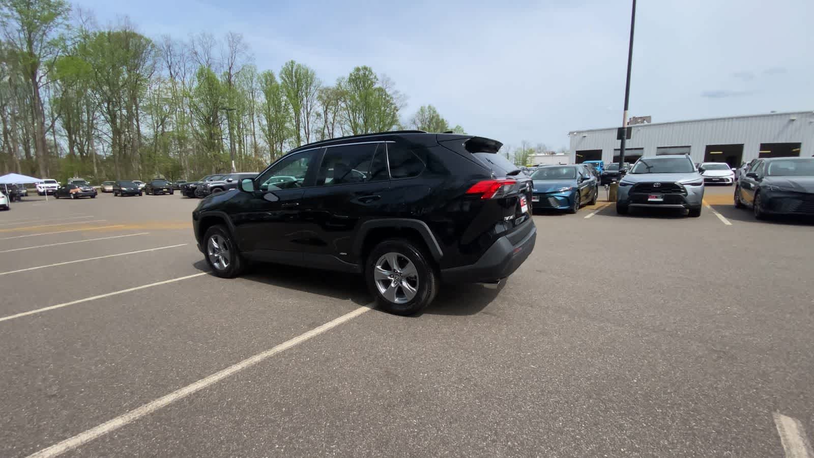 View vehicle photo 6