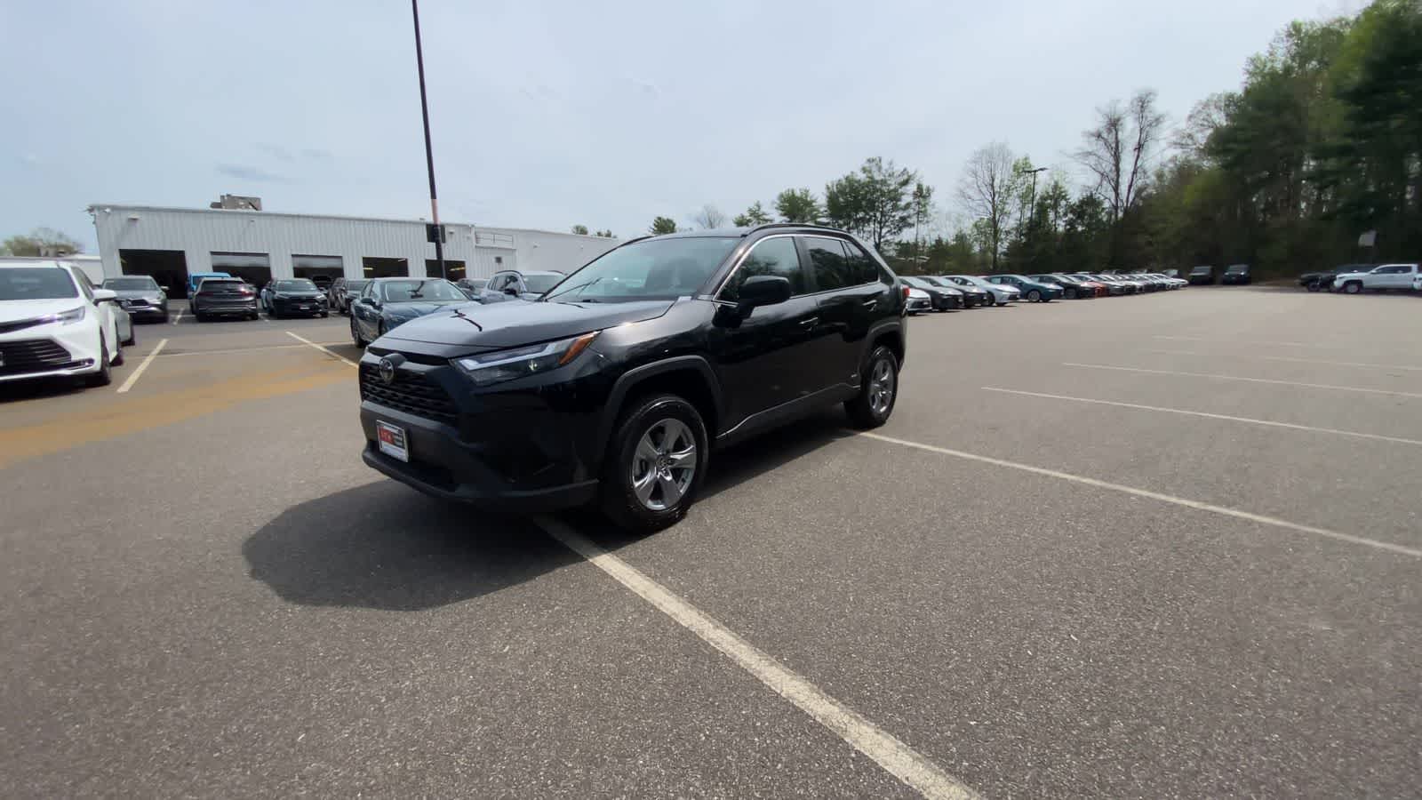View vehicle photo 4