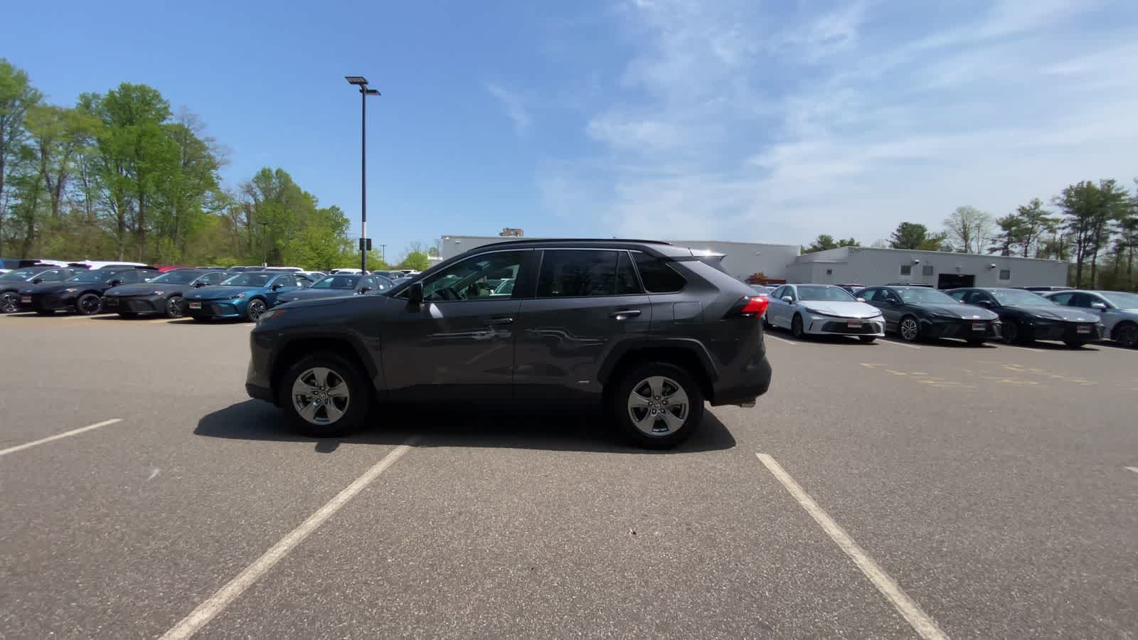View vehicle photo 5