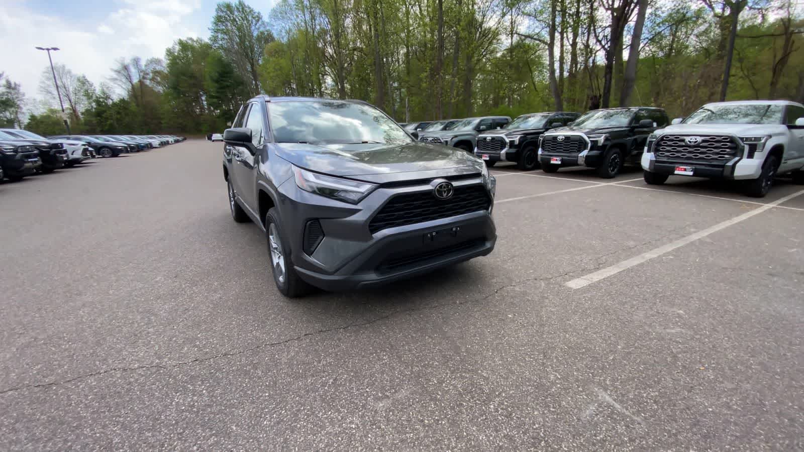 View vehicle photo 4