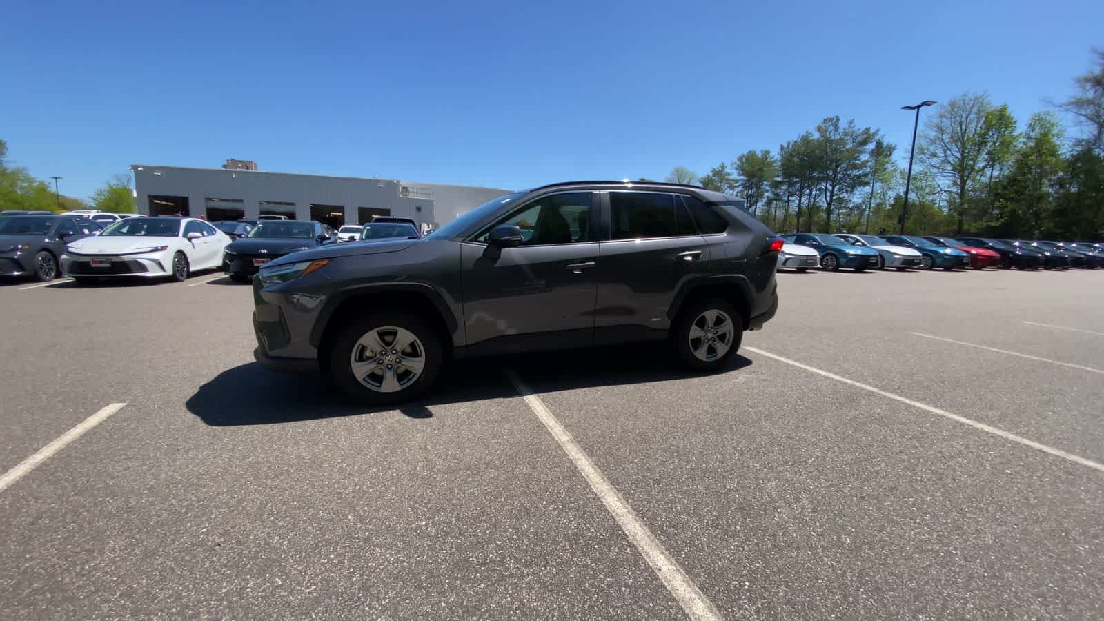 View vehicle photo 6