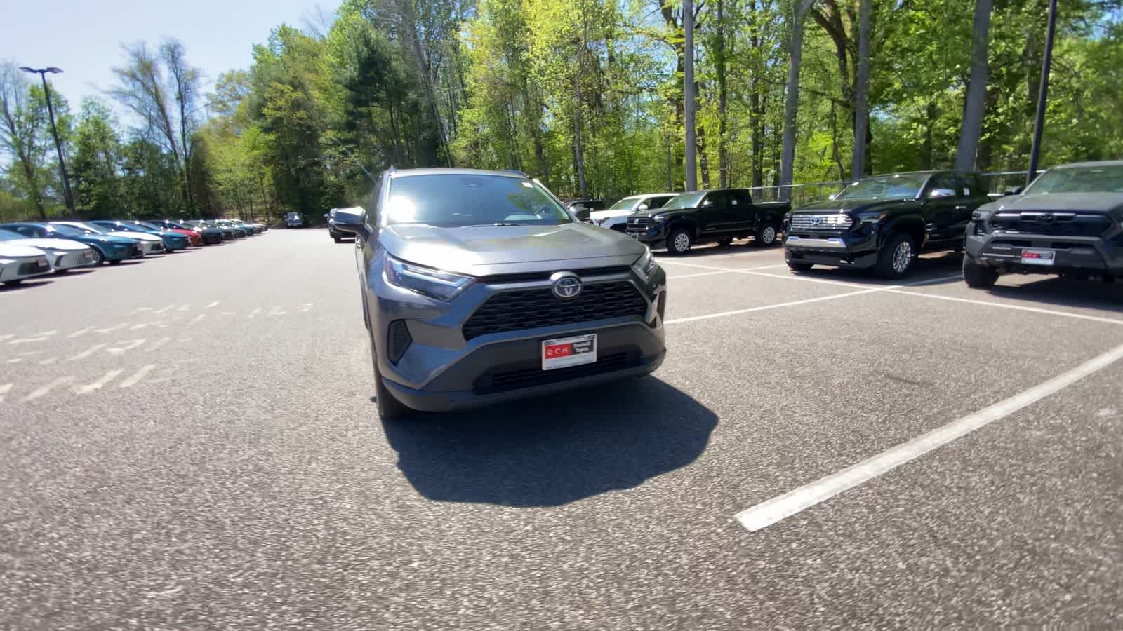 View vehicle photo 4