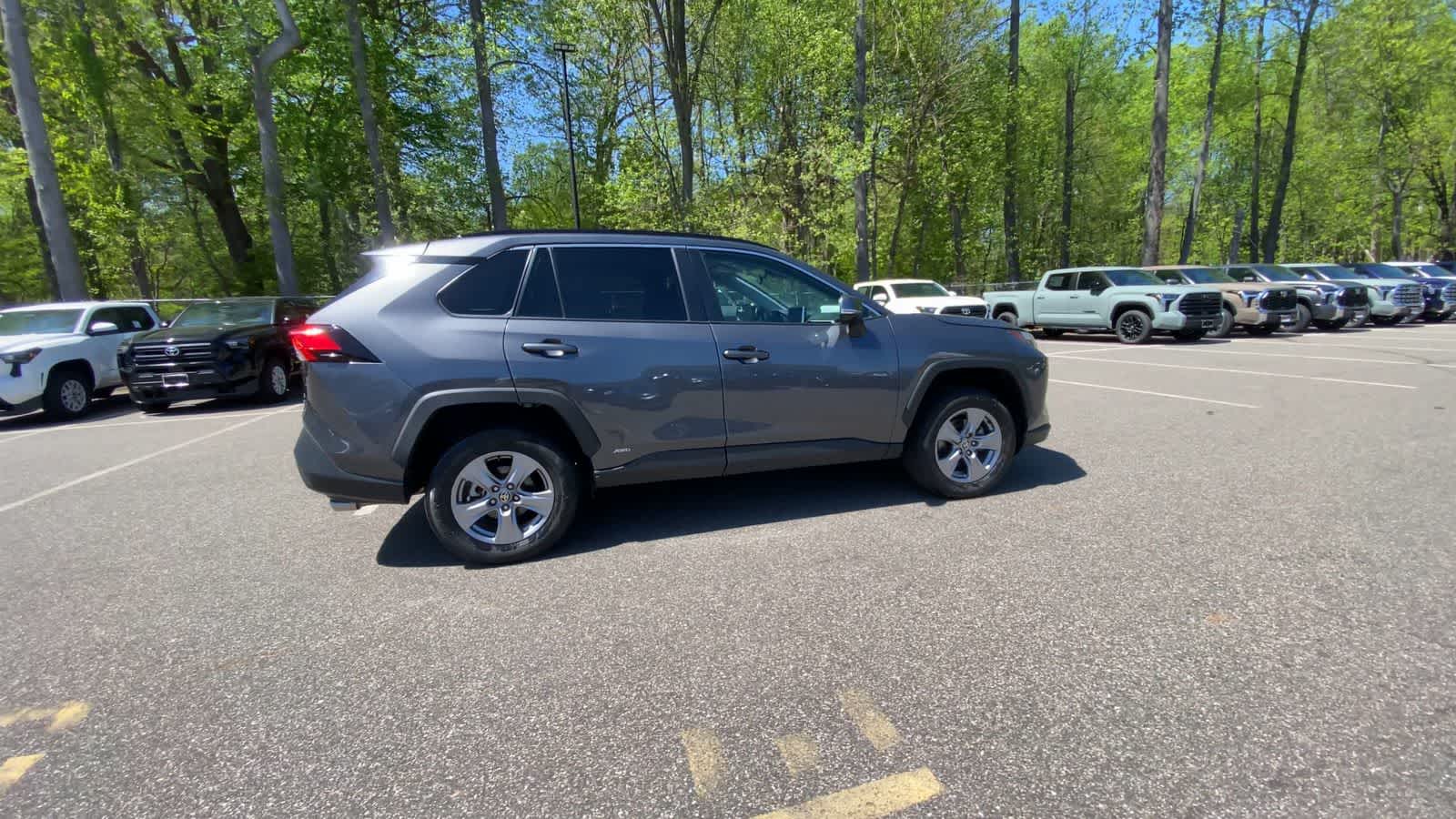 View vehicle photo 2