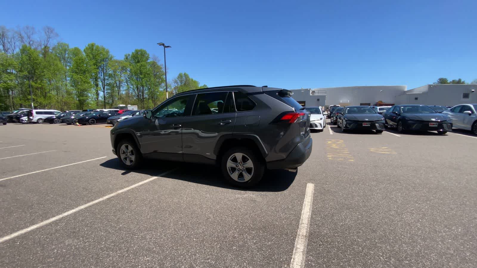View vehicle photo 7
