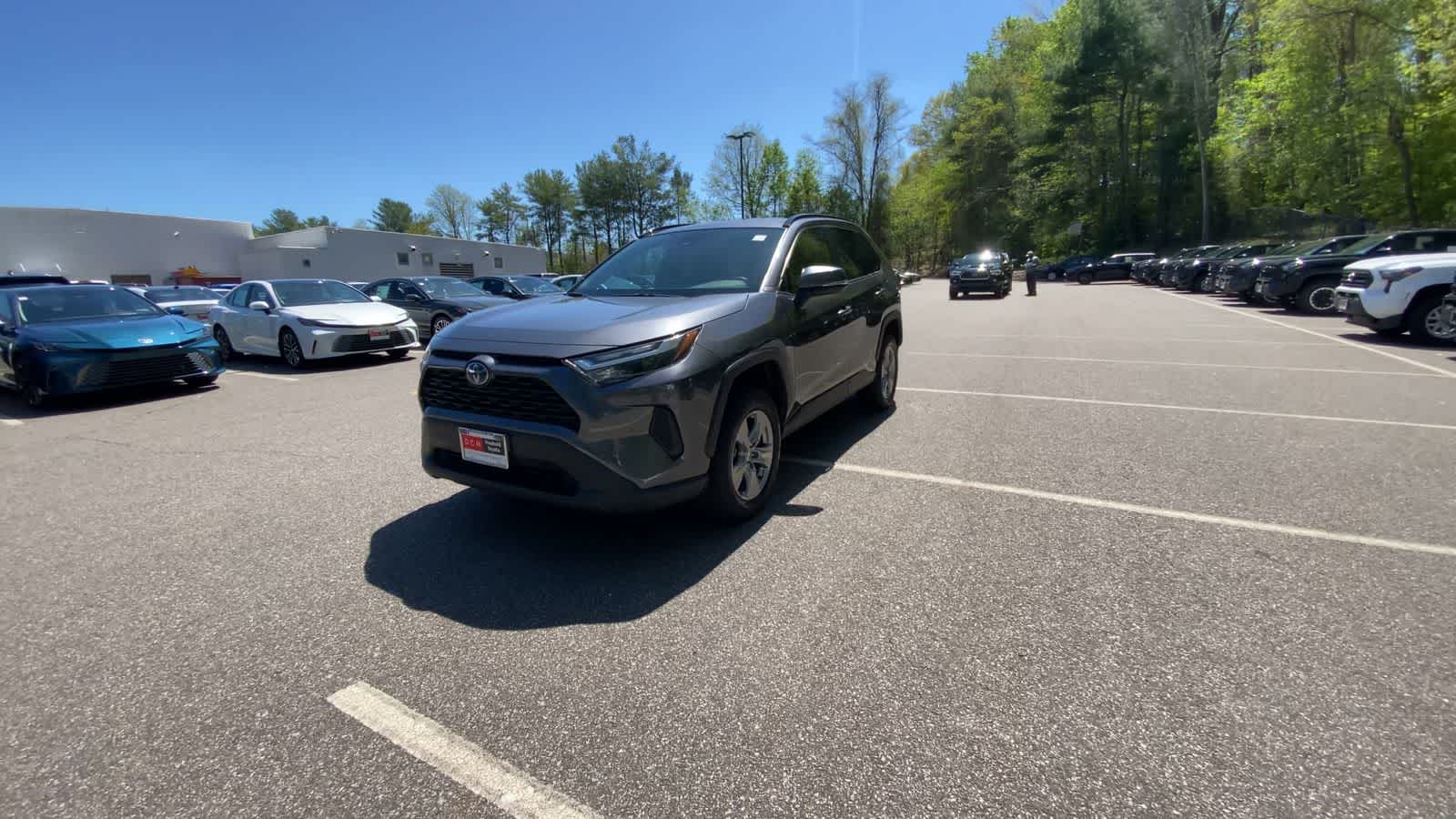 View vehicle photo 5