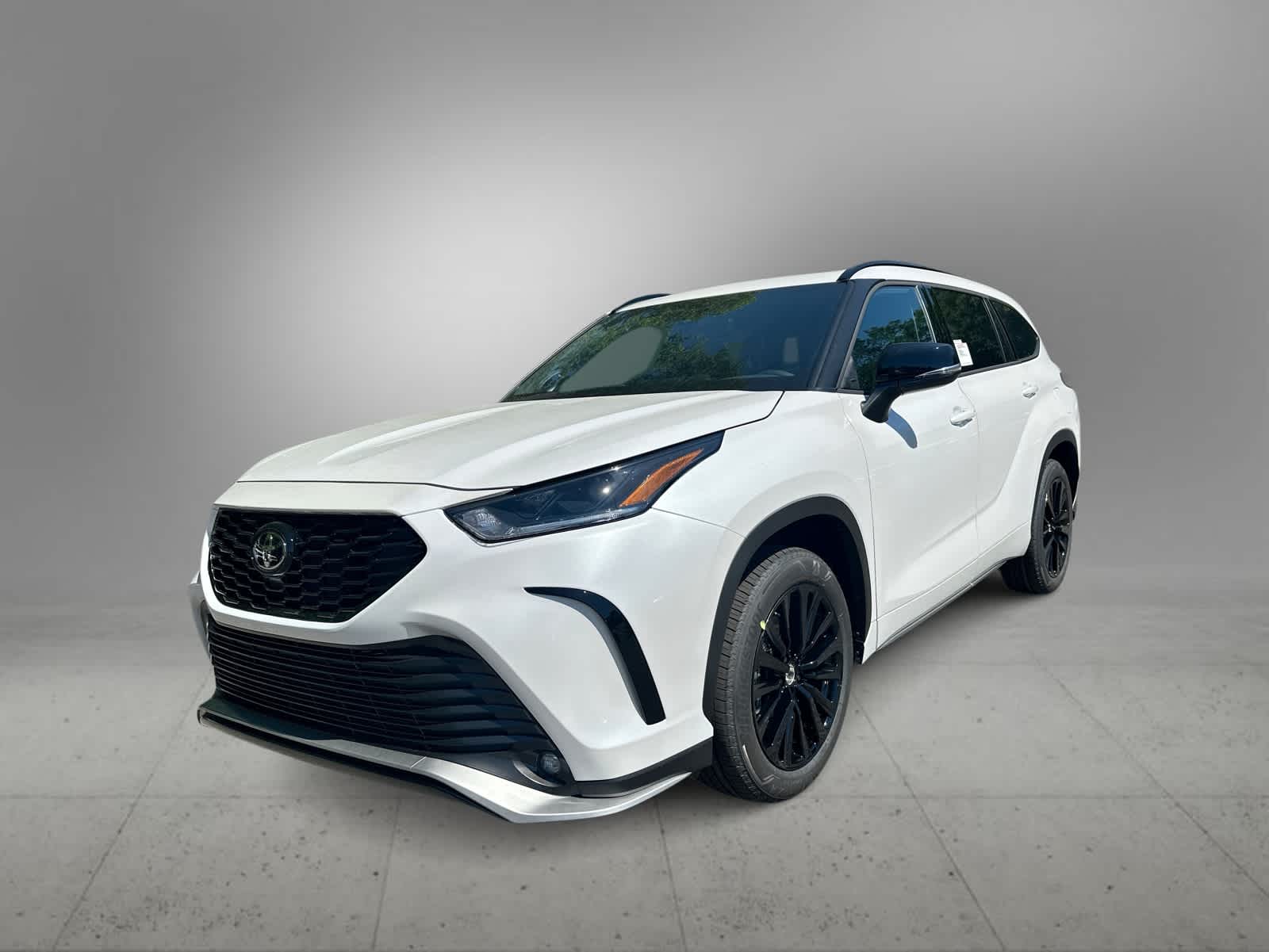 White (Wind Chill Pearl) 2026 Toyota Highlander XSE AWD SUV / Crossover All-Wheel Drive 8-Speed Automatic