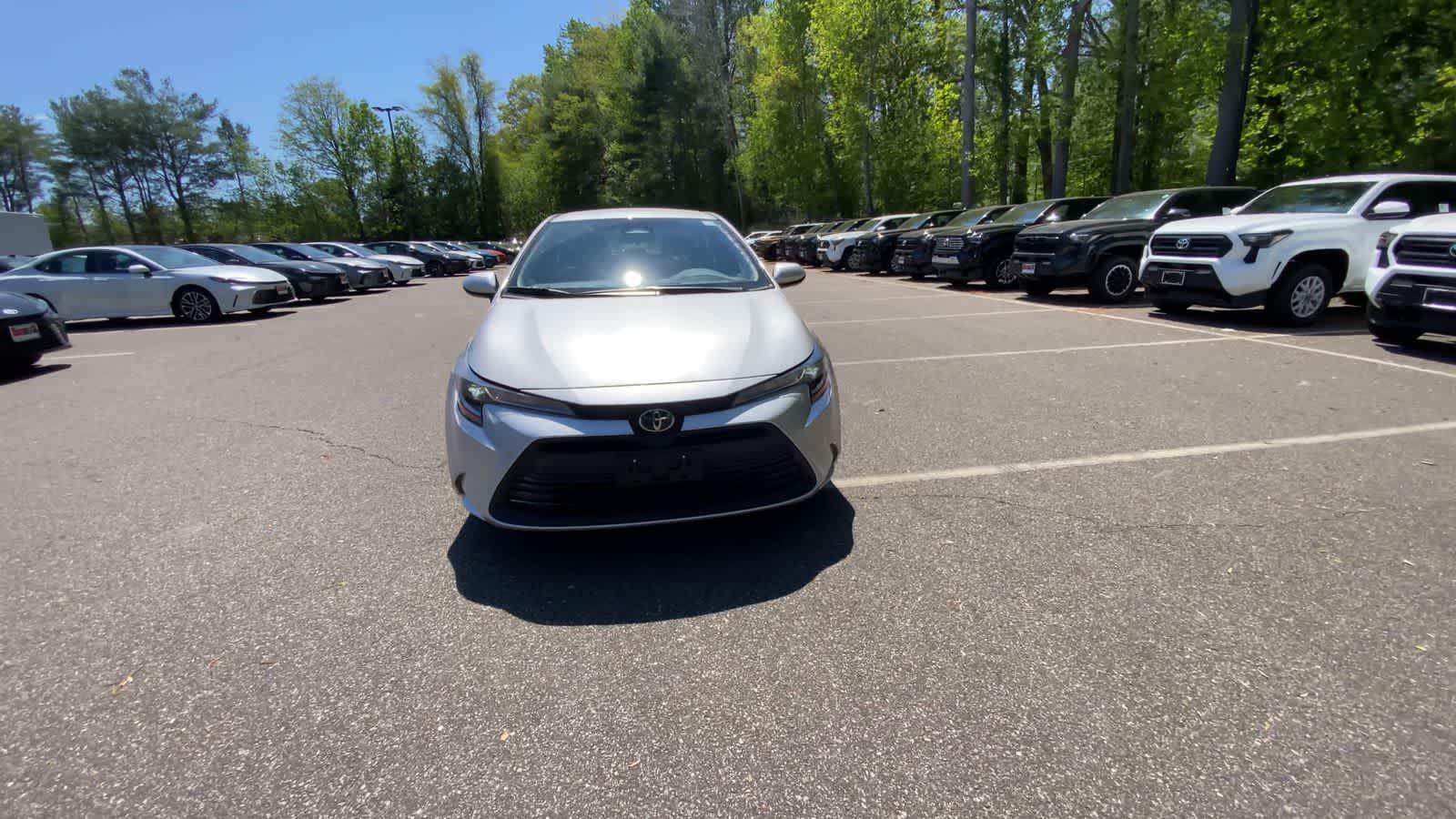 View vehicle photo 3