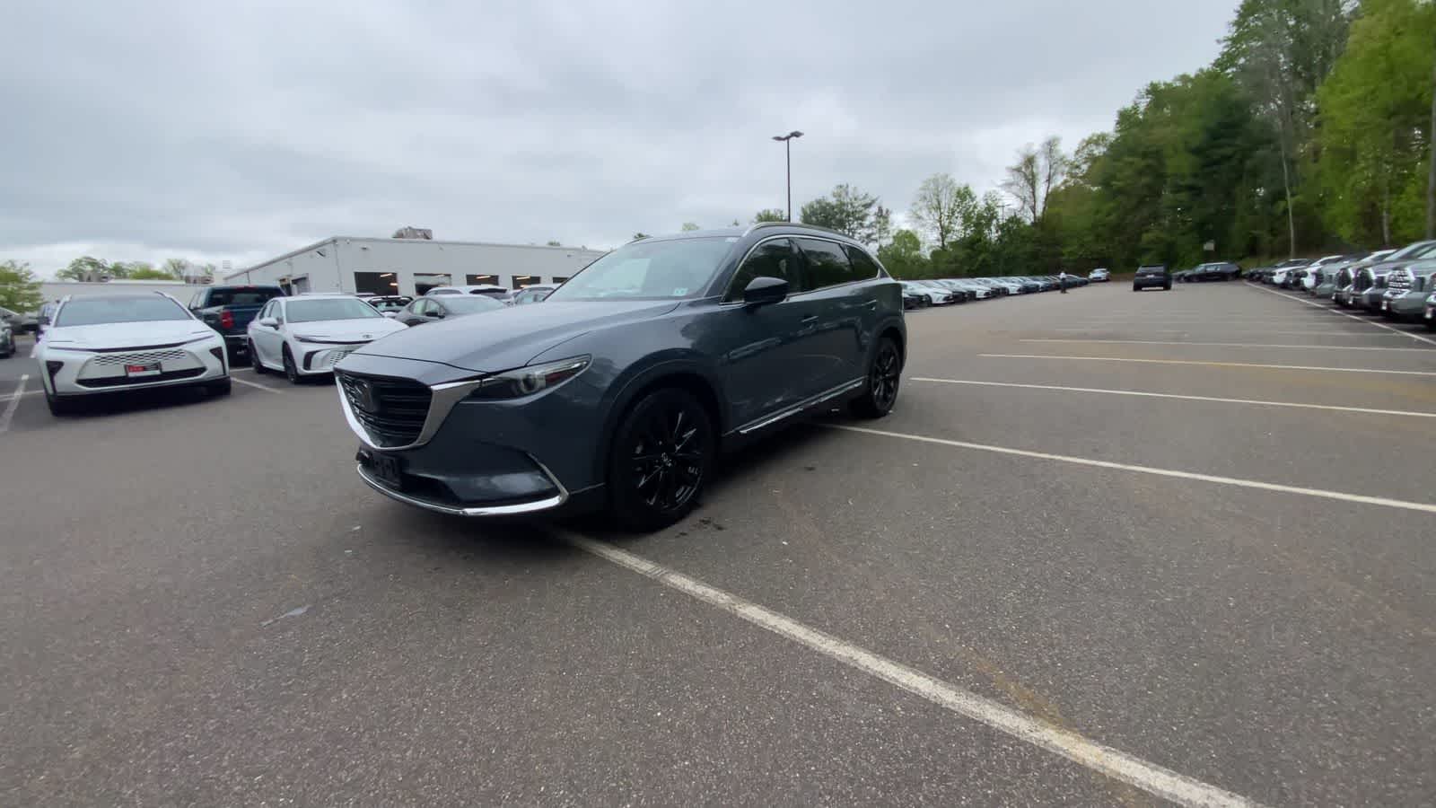 View vehicle photo 6