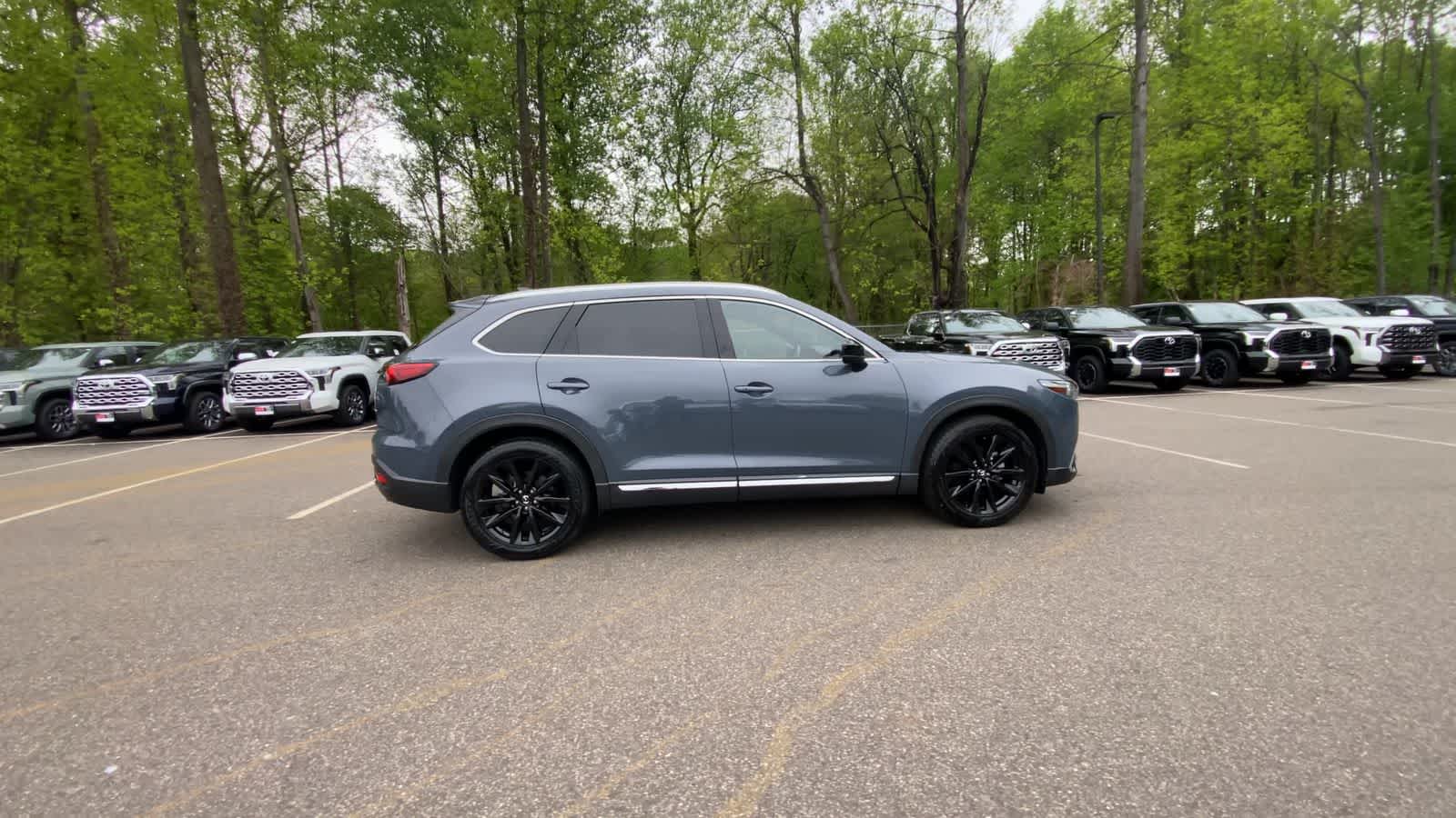 View vehicle photo 3