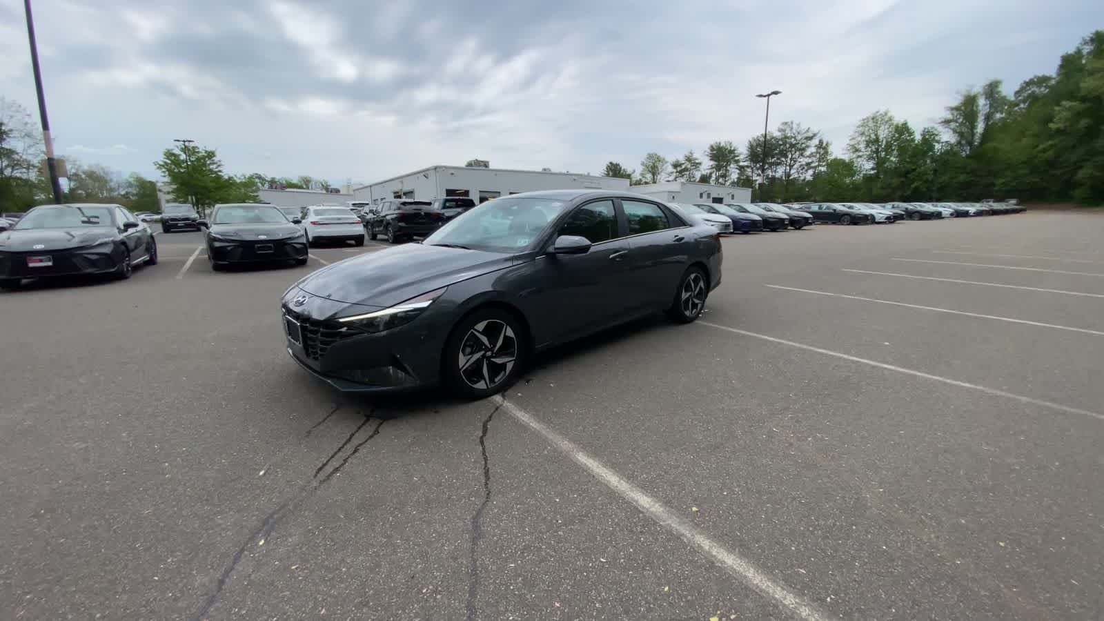 View vehicle photo 4