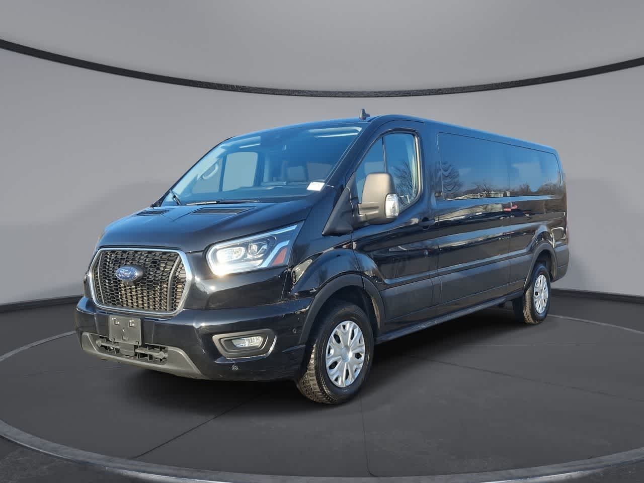 2023 Ford Transit Passenger 350 XLT Low Roof LB RWD