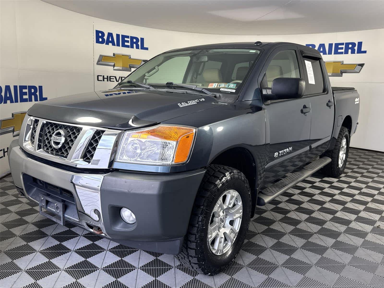 Gray (Graphite Blue Metallic) 2014 Nissan Titan SV Crew Cab 4WD Pickup Truck Four-Wheel Drive 5-Speed Automatic