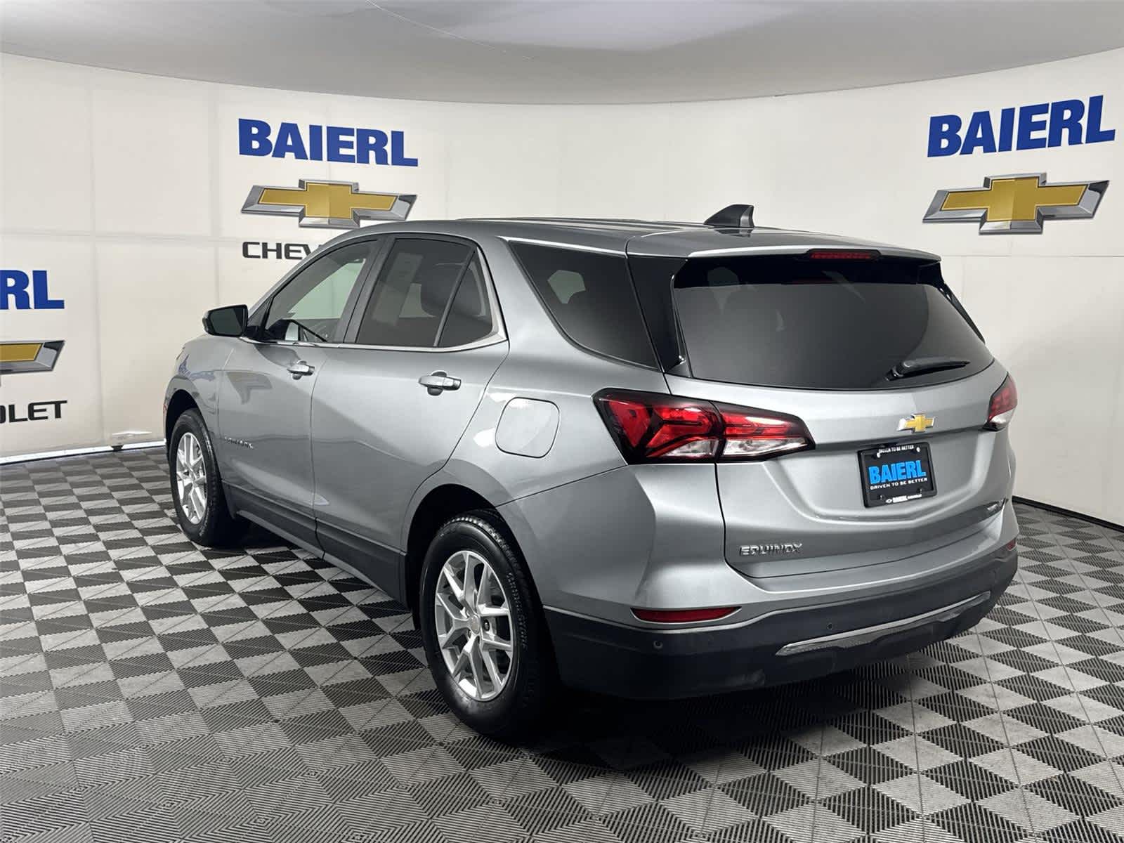 View vehicle photo 3