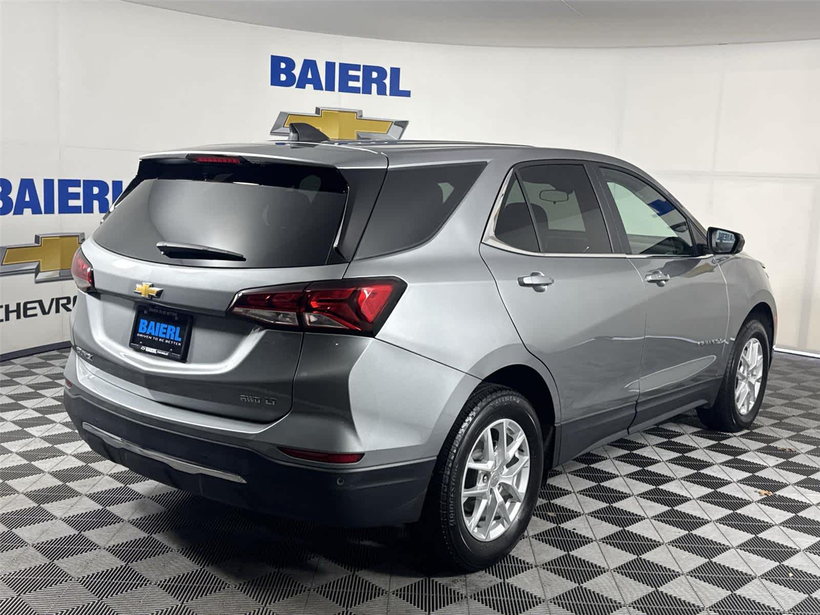 View vehicle photo 5