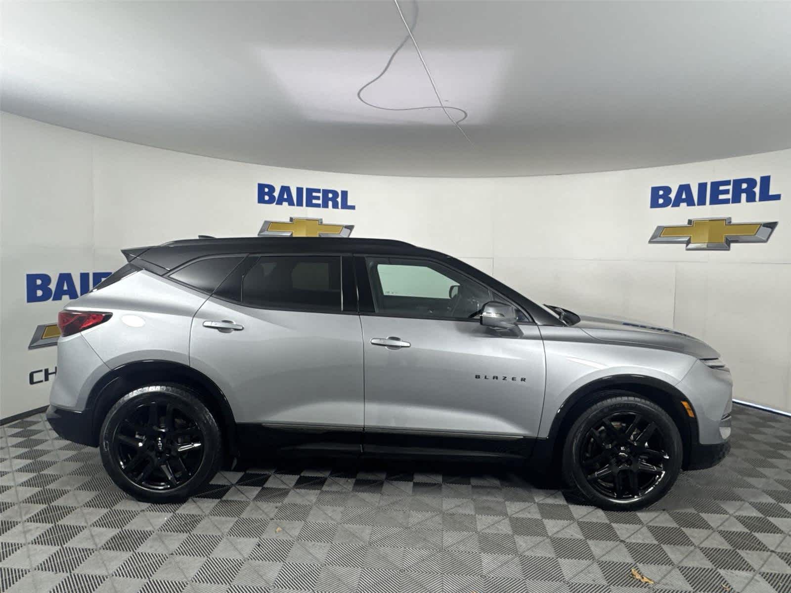 View vehicle photo 6