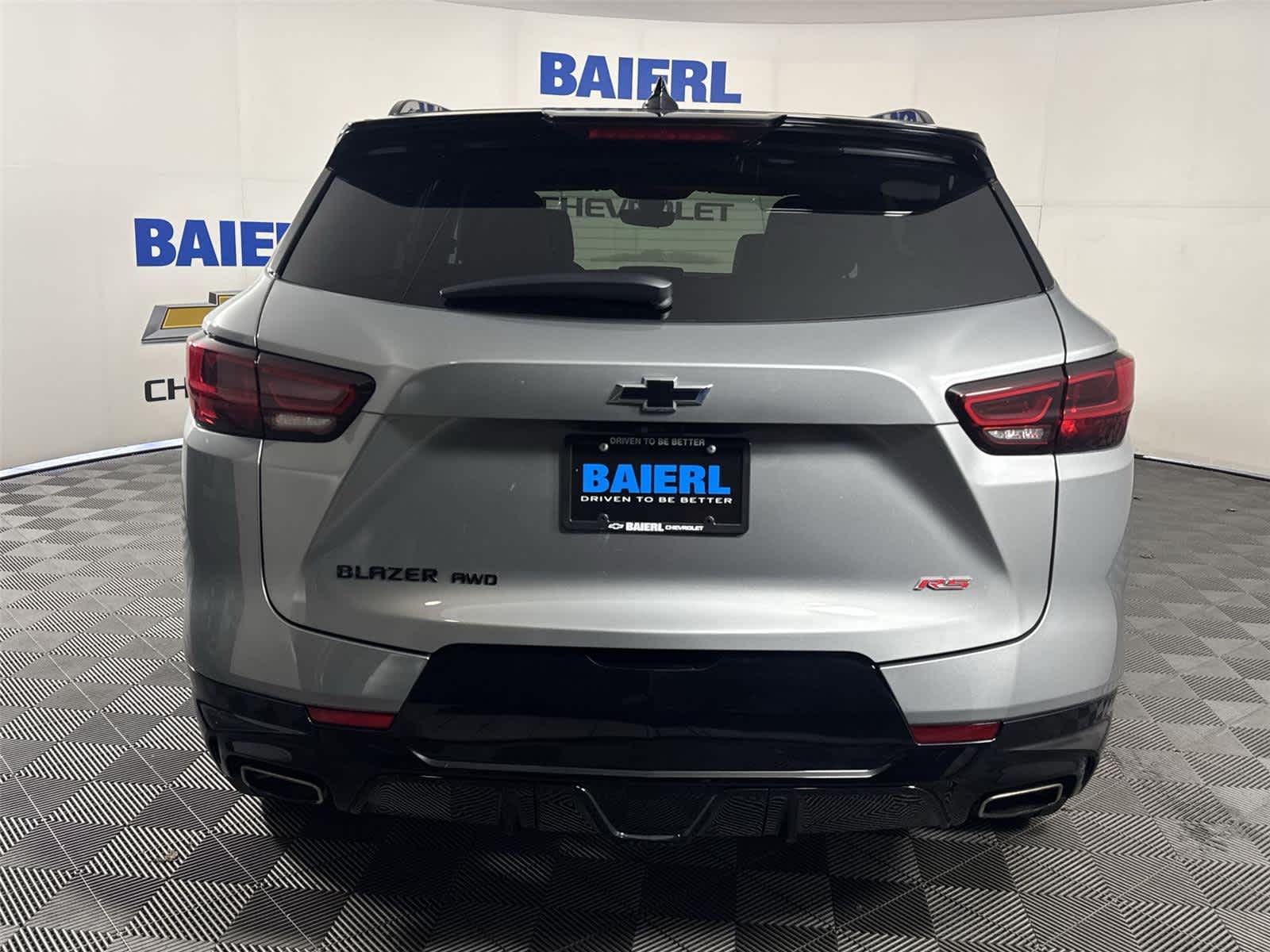 View vehicle photo 4