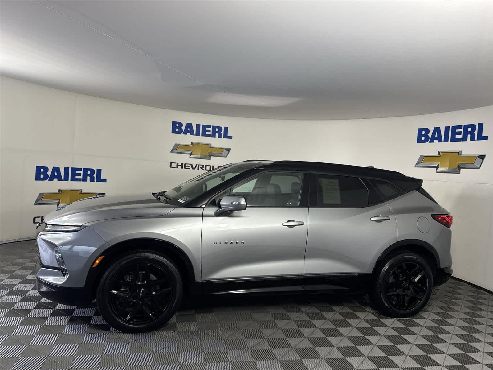 View vehicle photo 2