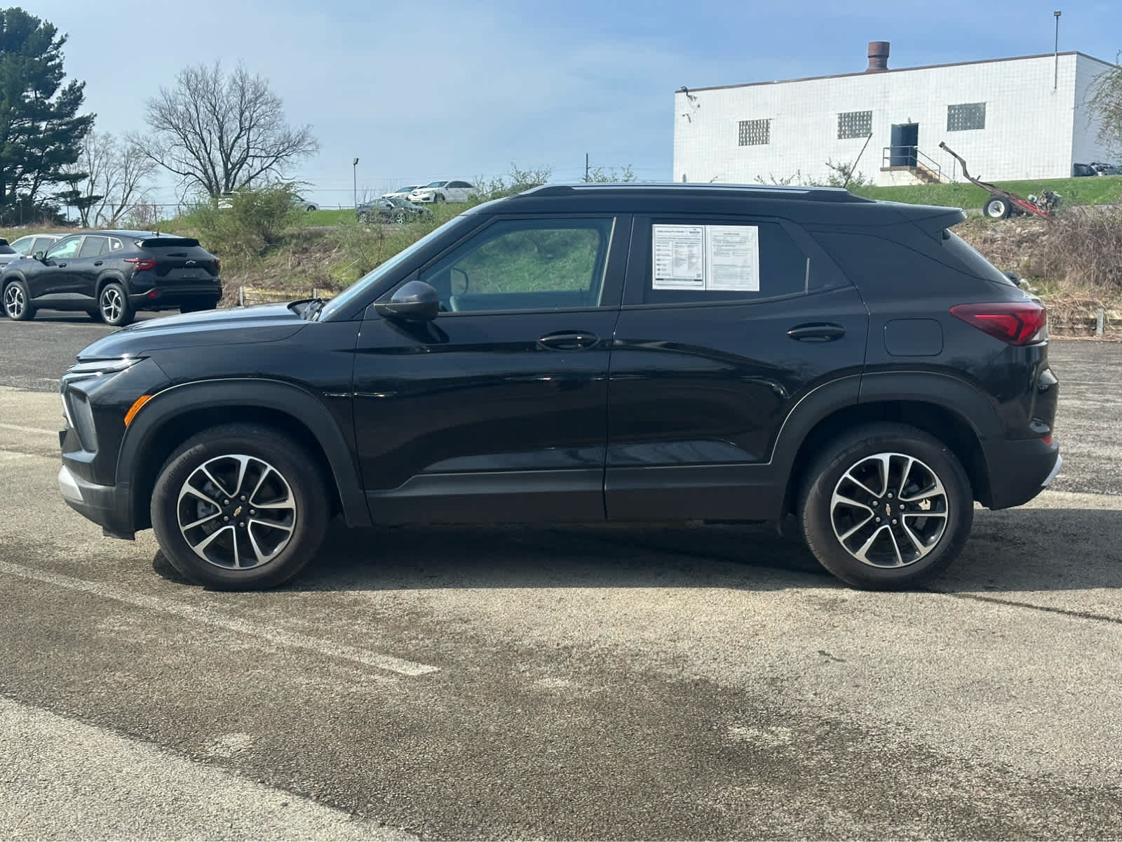 View vehicle photo 4