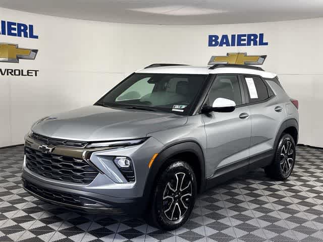 Sterling Gray Metallic 2025 Chevrolet Trailblazer SUV / Crossover Four-Wheel Drive 9-Speed Automatic