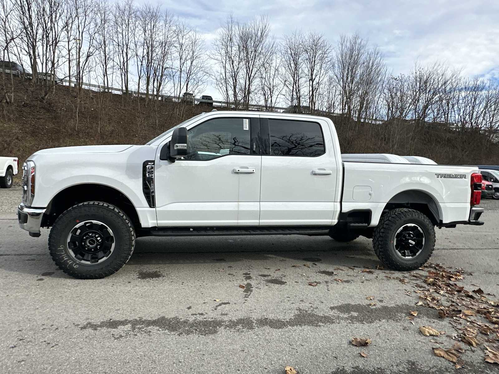 View vehicle photo 2