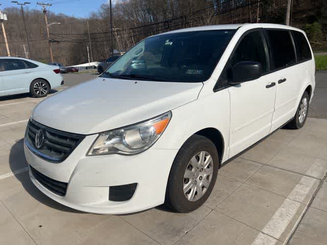 White 2013 Volkswagen Routan S Minivan Front-Wheel Drive Automatic
