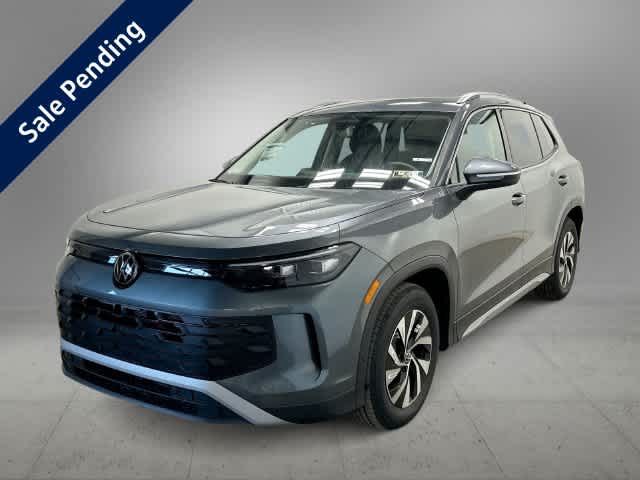 Platinum Gray Metallic 2026 Volkswagen Tiguan SUV / Crossover Front-Wheel Drive 8-Speed Automatic