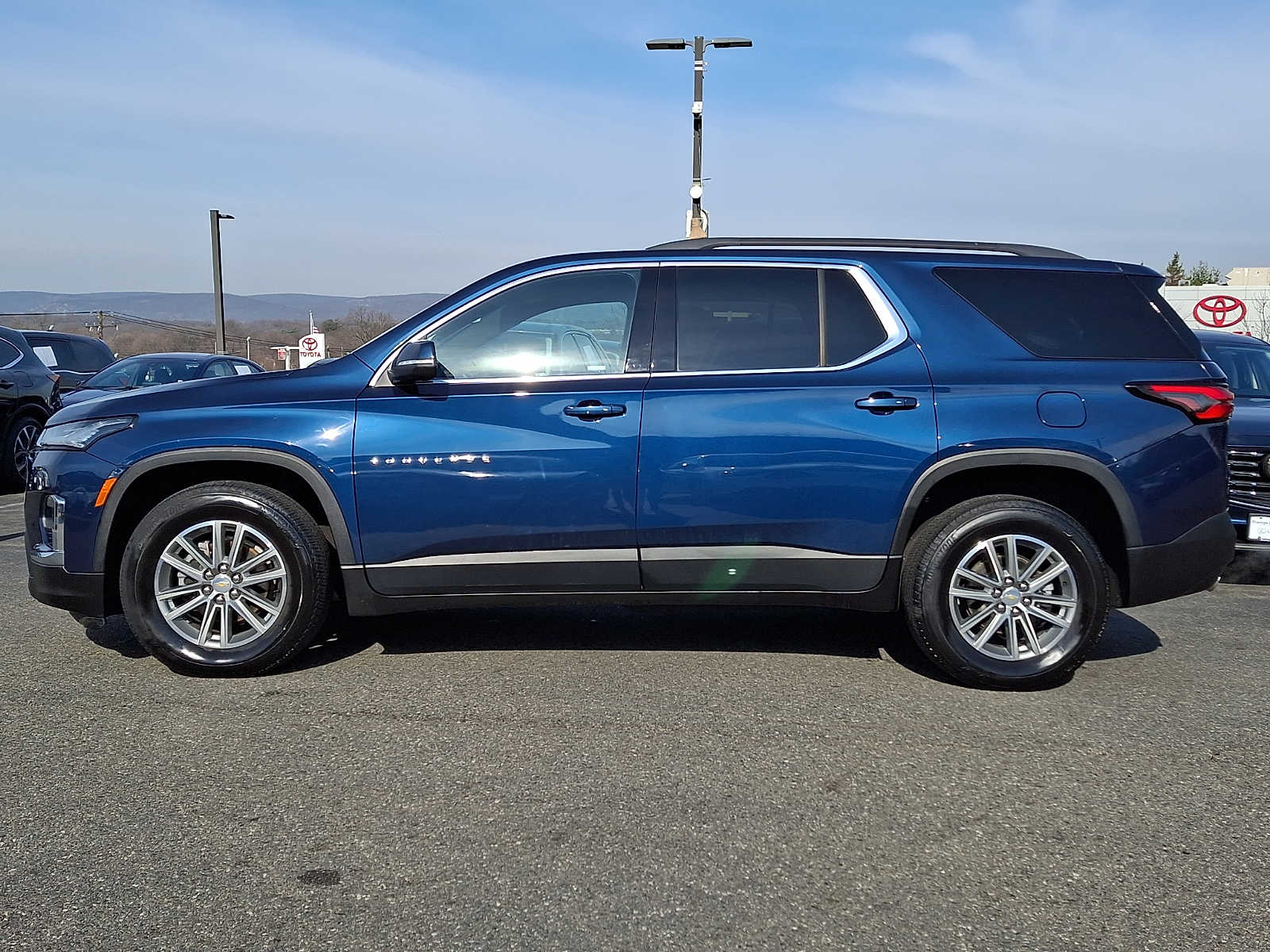 View vehicle photo 6