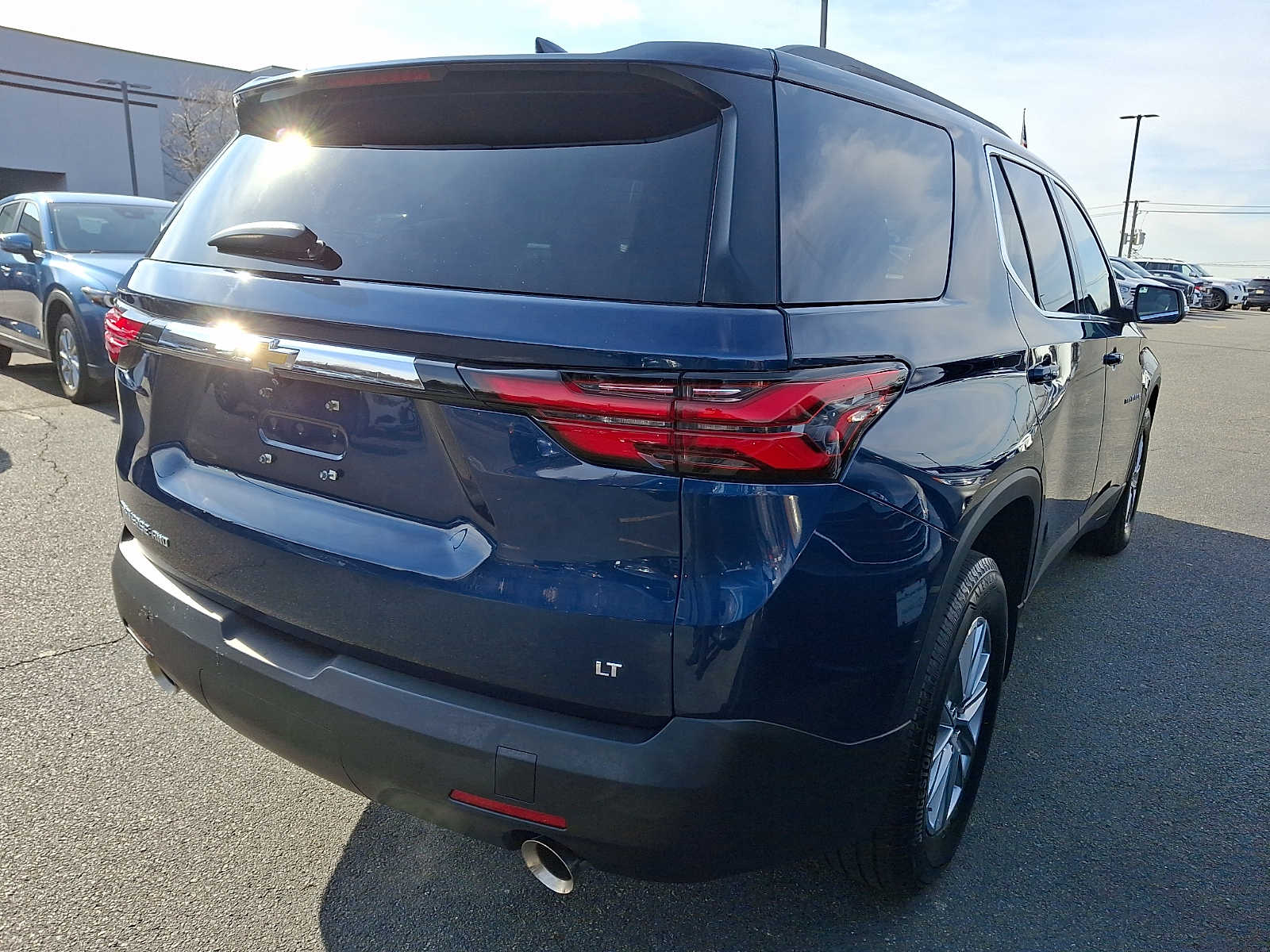 View vehicle photo 4
